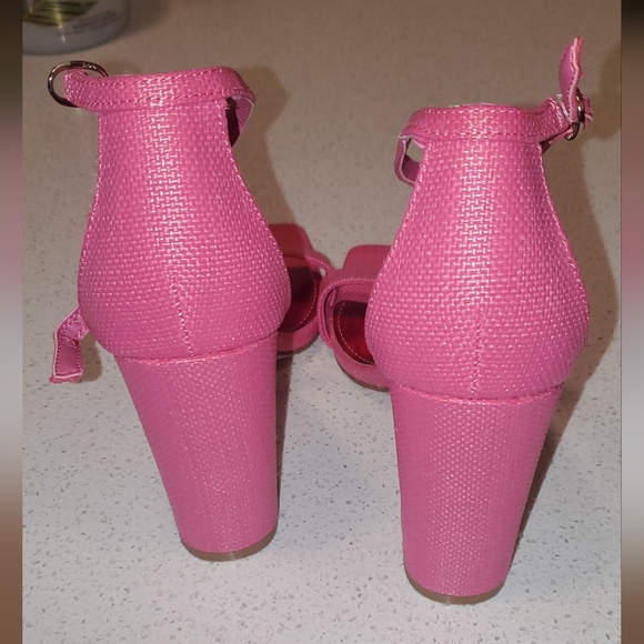 Marrie Ankle Strap Sandals - Picture 11 of 12